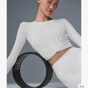 ALO Yoga Classic White Top